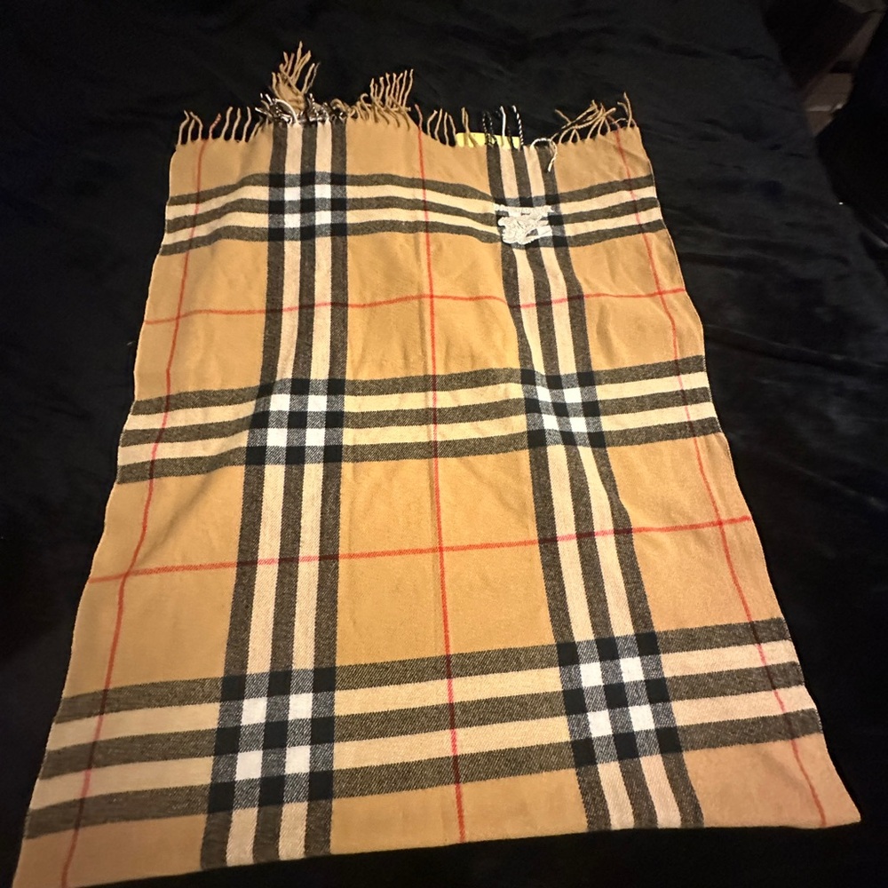 Classic Beige Checkered Cashmere Scarf - Picture 3 of 3